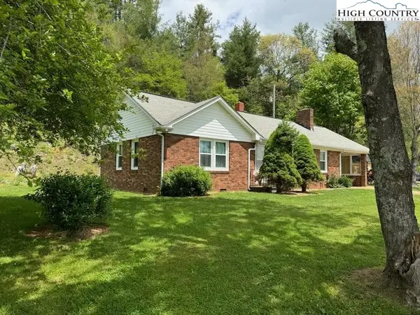 10697 Nc Highway 88 E, Laurel Springs, NC 28644