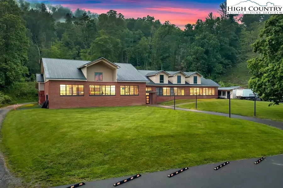 5500 Roan Creek, Mountain City, TN 37683 - Image #3