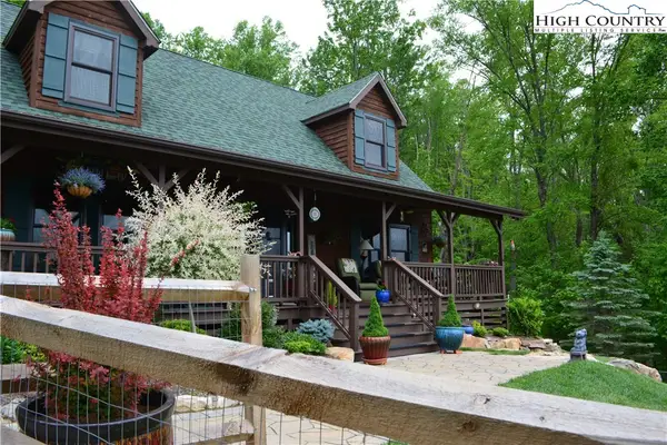 394 Hummingbird Lane, Elk Park, NC 28622