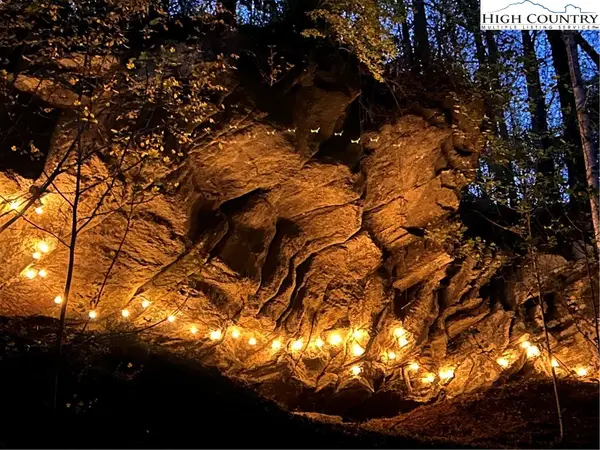 1122 Three Mile Highway, Newland, NC 28657