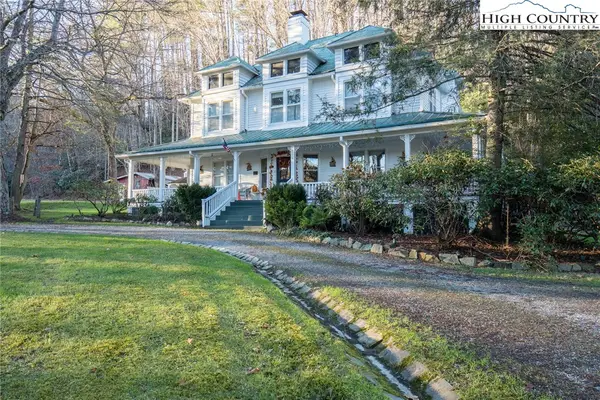 4584 & 4582 Nc Highway 194 S, Banner Elk, NC 28604