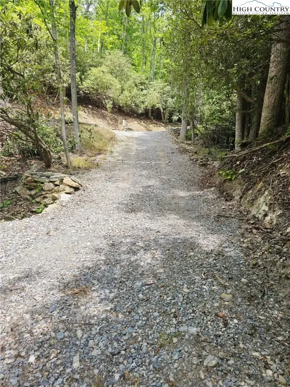 476 Locust Road, Newland, NC 28657 - Image #2