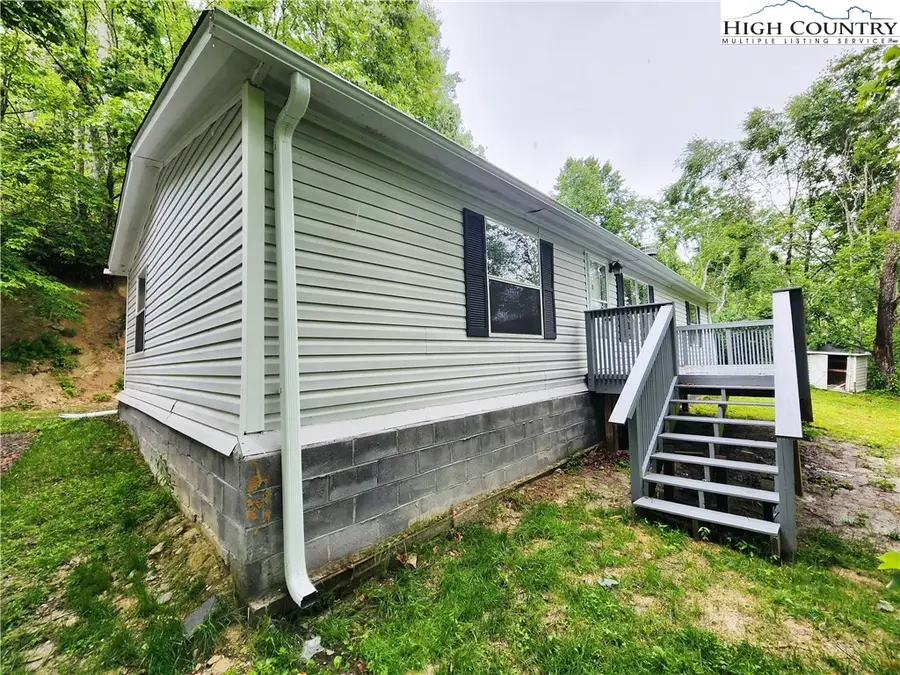 876 Courtney Lane, Vilas, NC 28692 - Image #2