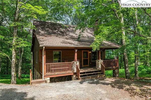 144 Spice Apple Way, Banner Elk, NC 28604