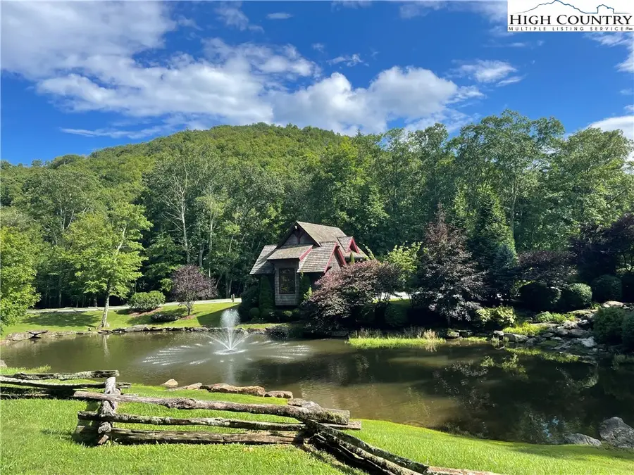 405 Firethorn Trail, Blowing Rock, NC 28605 - Image #2