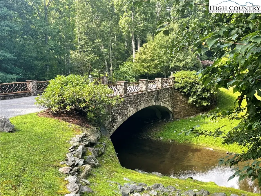 405 Firethorn Trail, Blowing Rock, NC 28605 - Image #3