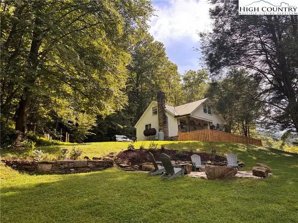 295 Jakes Mountain Road, Deep Gap, NC 28618