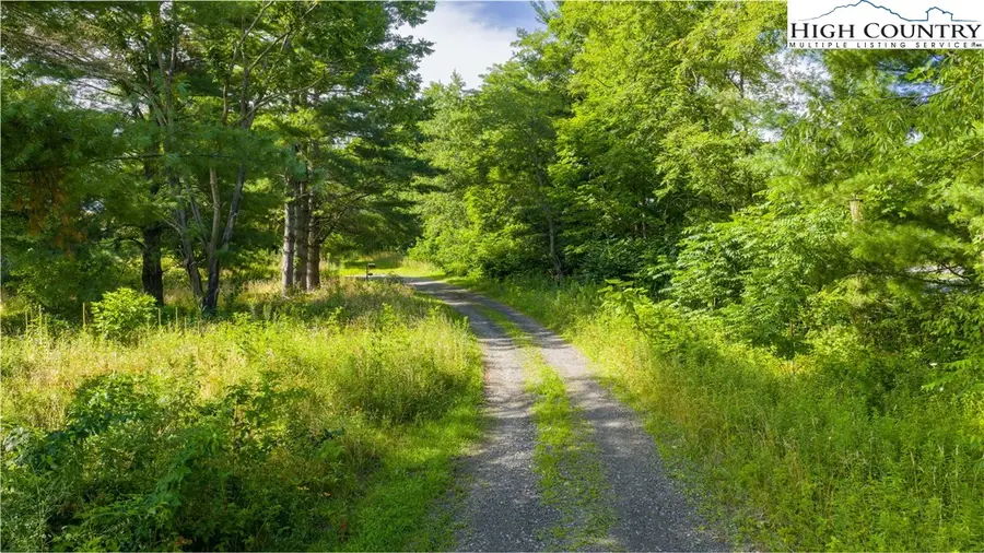 455 Crescent Drive, West Jefferson, NC 28694 - Image #3