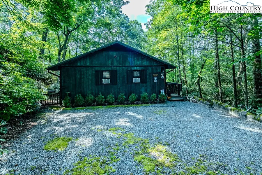 190 Spruce Pine Road, Newland, NC 28657 - Image #2