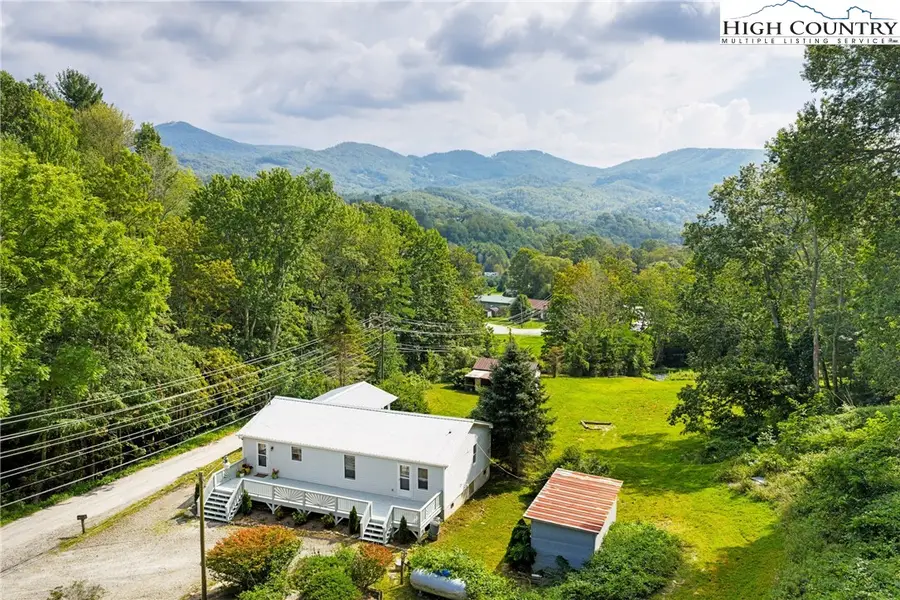 261 Tumbling Brook Drive, Banner Elk, NC 28604 - Image #2