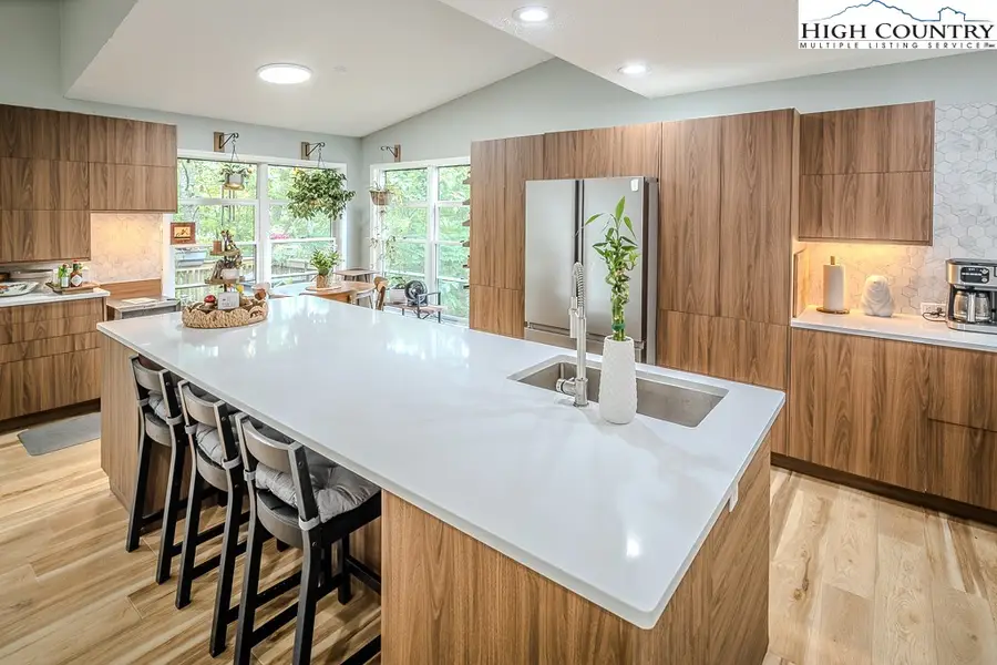 710 Pine Ridge Road, Beech Mountain, NC 28604 - Image #2