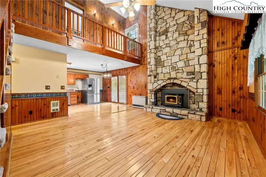 277 Country Lane, Newland, NC 28657 - Image #2