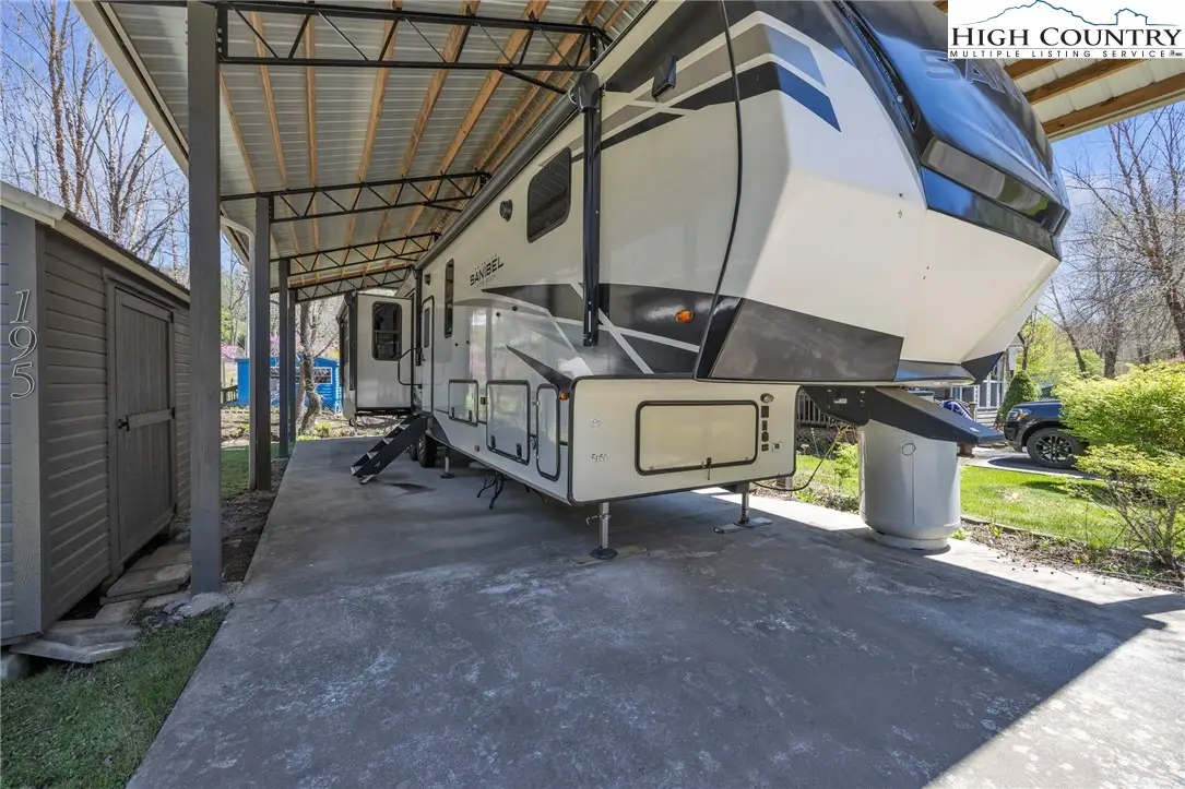 195 Finch Way, West Jefferson, NC 28694 - Image #1