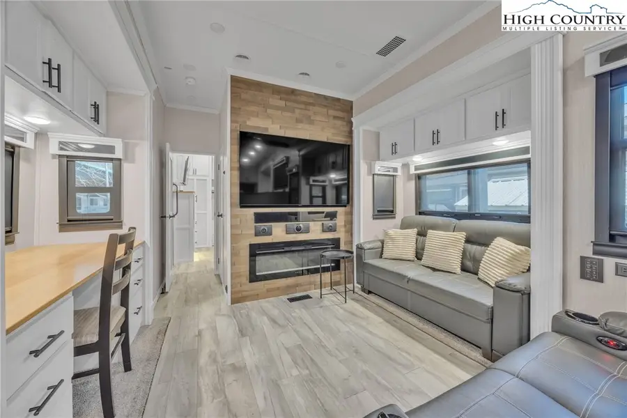 177 Finch Way, West Jefferson, NC 28694 - Image #3