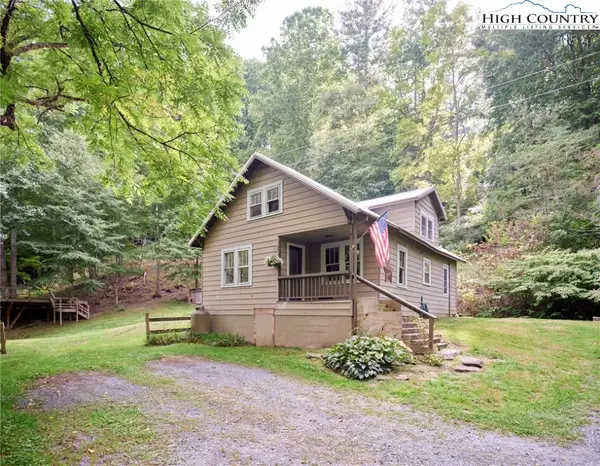 245 Tom Laws Lane, Elk Park, NC 28622