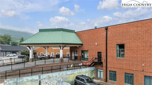 201 Jefferson Station Place #201, West Jefferson, NC 28694