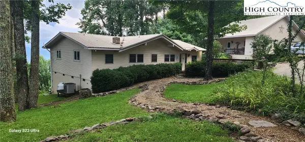 187 Lucerne Strasse Road, Spruce Pine, NC 28777