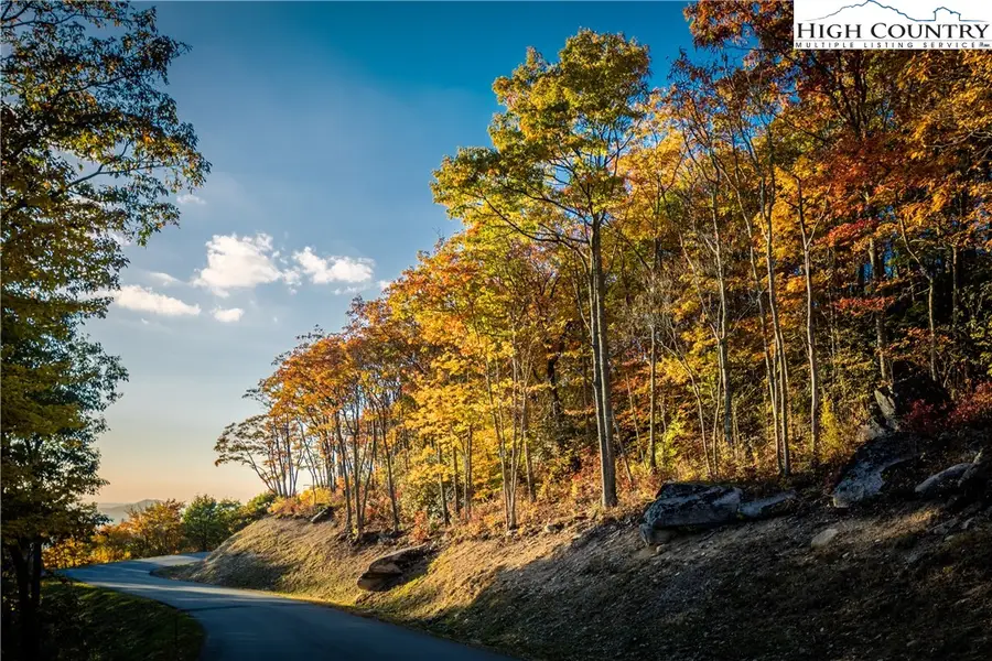 L-64 Eagles Nest Trail, Banner Elk, NC 28604 - Image #2