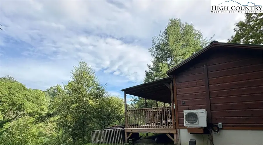 9464 N Nc 16 Highway, Grassy Creek, NC 28631 - Image #2