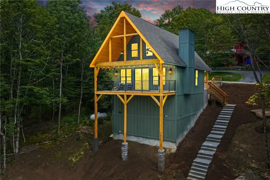 1017 Charter Hills Road, Beech Mountain, NC 28604 - Image #2