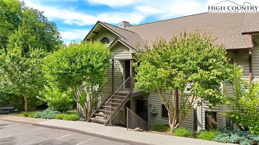 461 Waterside Drive #4, Blowing Rock, NC 28605 - Image #2