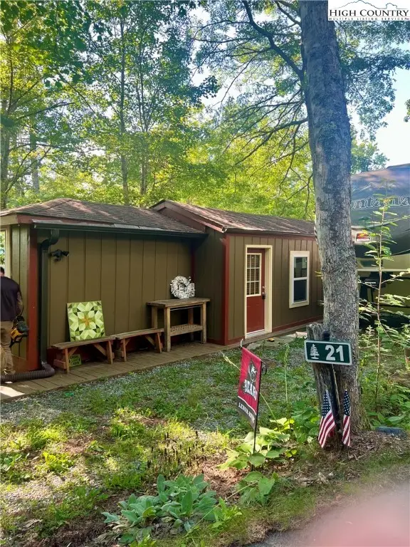 21 Dogwood Lane, Newland, NC 28657