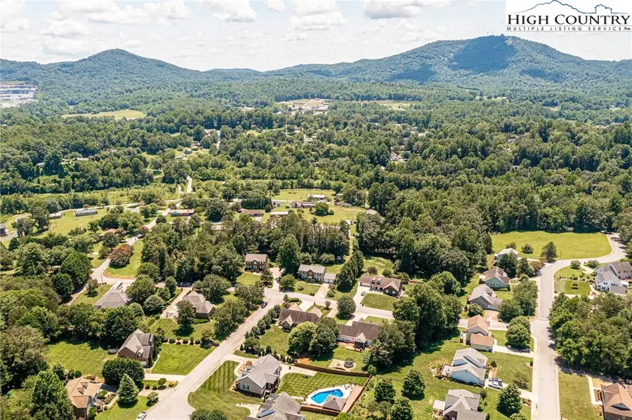 1006 Turnberry Street, Lenoir, NC 28645 - Image #3