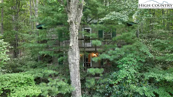 206 Oak Road, Beech Mountain, NC 28604