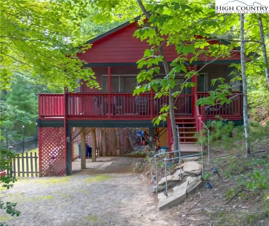 582 Deer Crossing Lane, Lenoir, NC 28645 - Image #1
