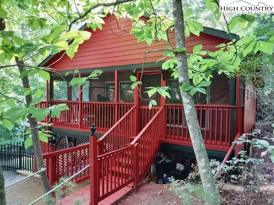 582 Deer Crossing Lane, Lenoir, NC 28645 - Image #2