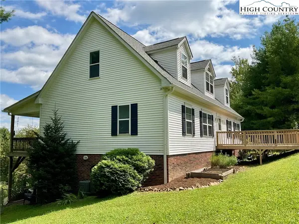 449 Meadow Ridge Drive, Jefferson, NC 28640