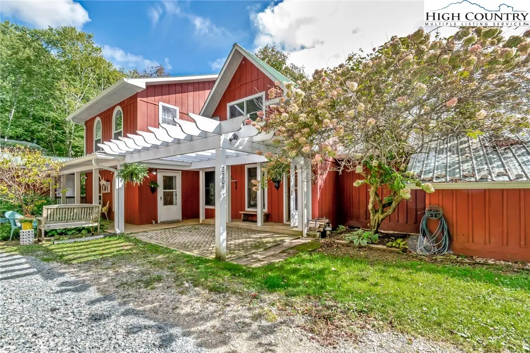 2209 Sugar Mountain 2 Road, Newland, NC 28657 - Image #1