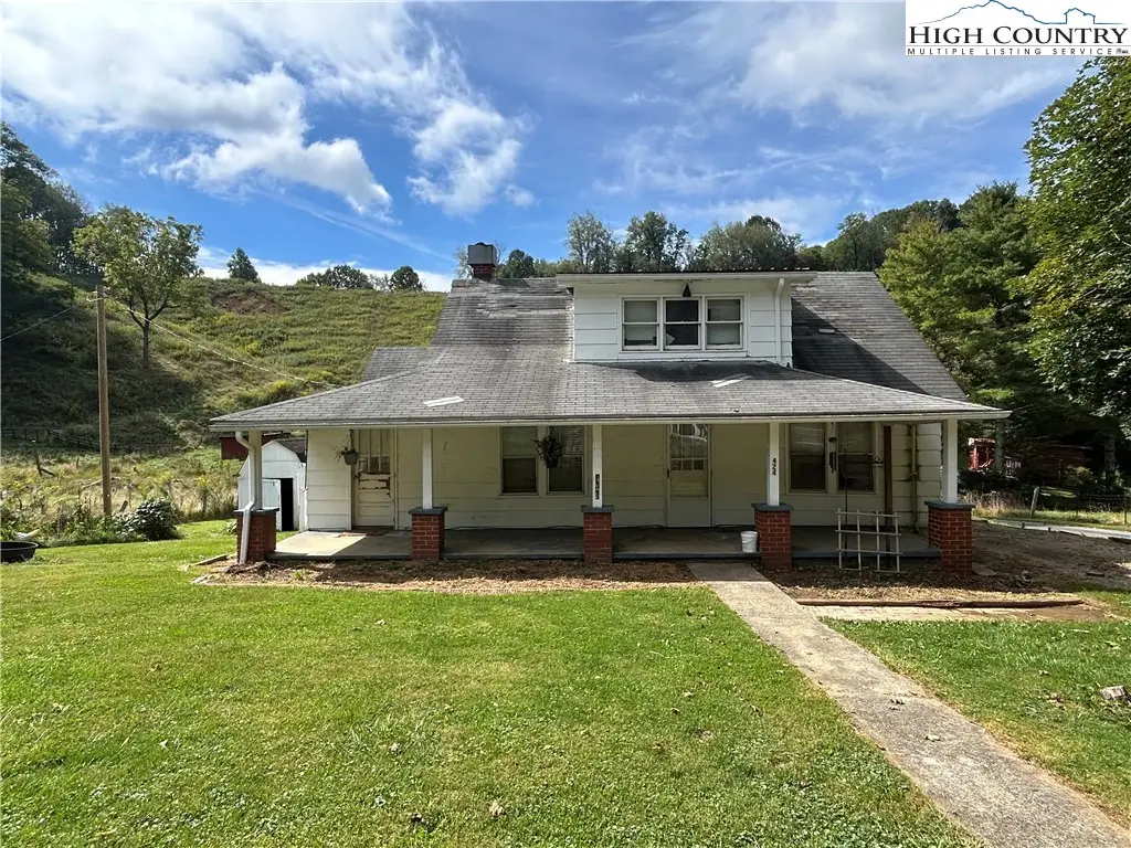 424 Greer Lane, Vilas, NC 28692 - Image #1