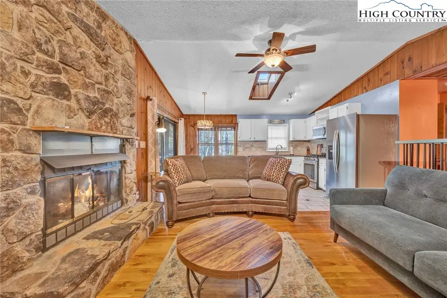 529 Laurel Ridge Road, Banner Elk, NC 28604 - Image #2