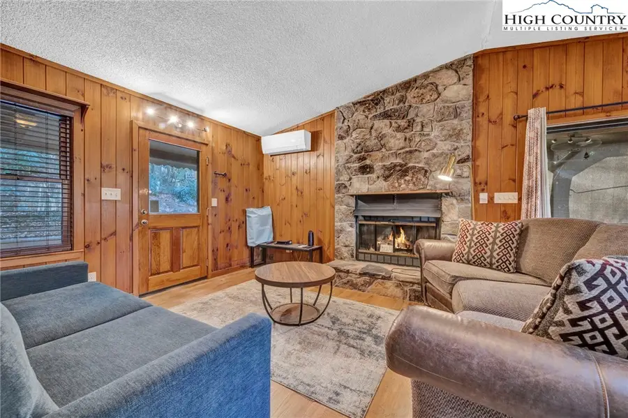 529 Laurel Ridge Road, Banner Elk, NC 28604 - Image #3