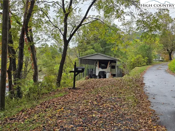 237 A Street, Lansing, NC 28643