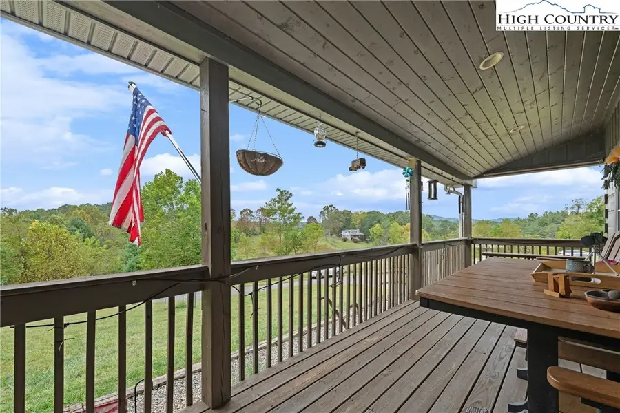 301 Hannah Drive, Grassy Creek, NC 28631 - Image #3