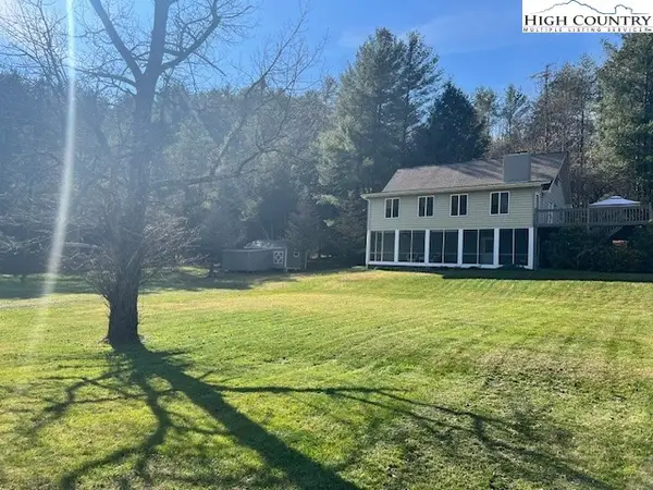 567 Daniel Daughters Drive, West Jefferson, NC 28694