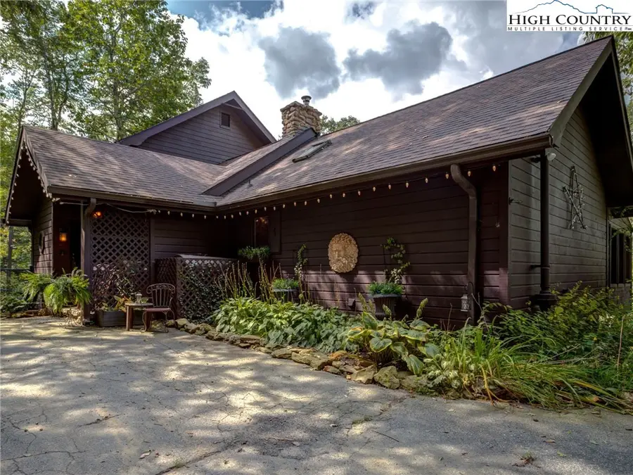 2453 Payne Branch Road, Blowing Rock, NC 28605 - Image #2