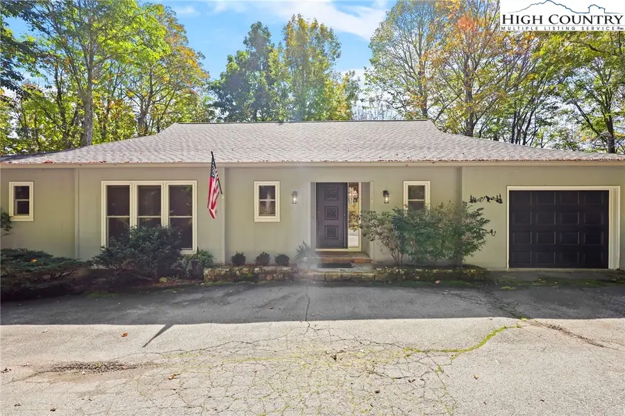 202 Cliffside Lane, Seven Devils, NC 28604 - Image #3