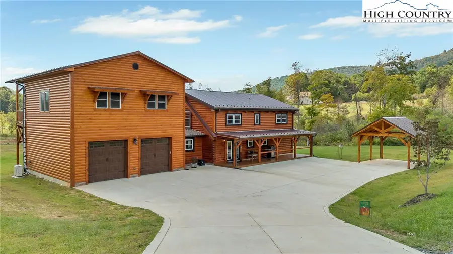 393 Black Bear Acres Lane, West Jefferson, NC 28694 - Image #2