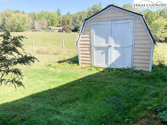 453 Smith Acres Road, Ennice, NC 28623 - Image #3