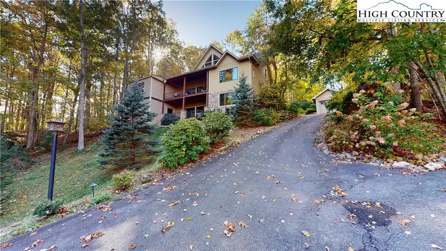 811 Hemlock Drive, Newland, NC 28657 - Image #2