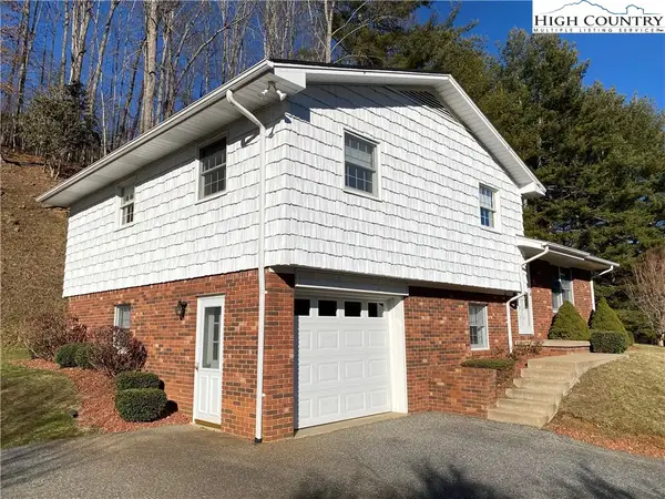 5212 Nc Highway 88 West, Warrensville, NC 28693