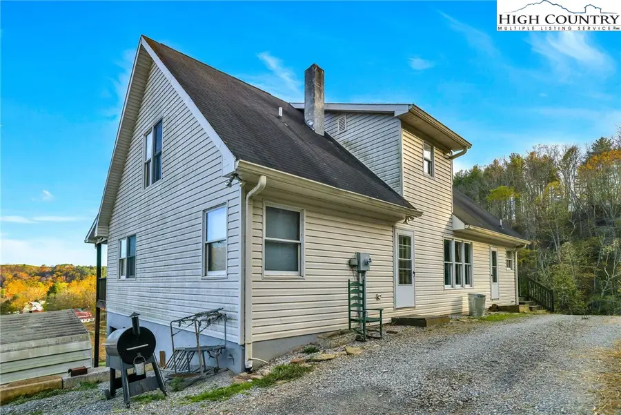 896 Jefferson Highway, Mouth Of Wilson, VA 24363 - Image #3