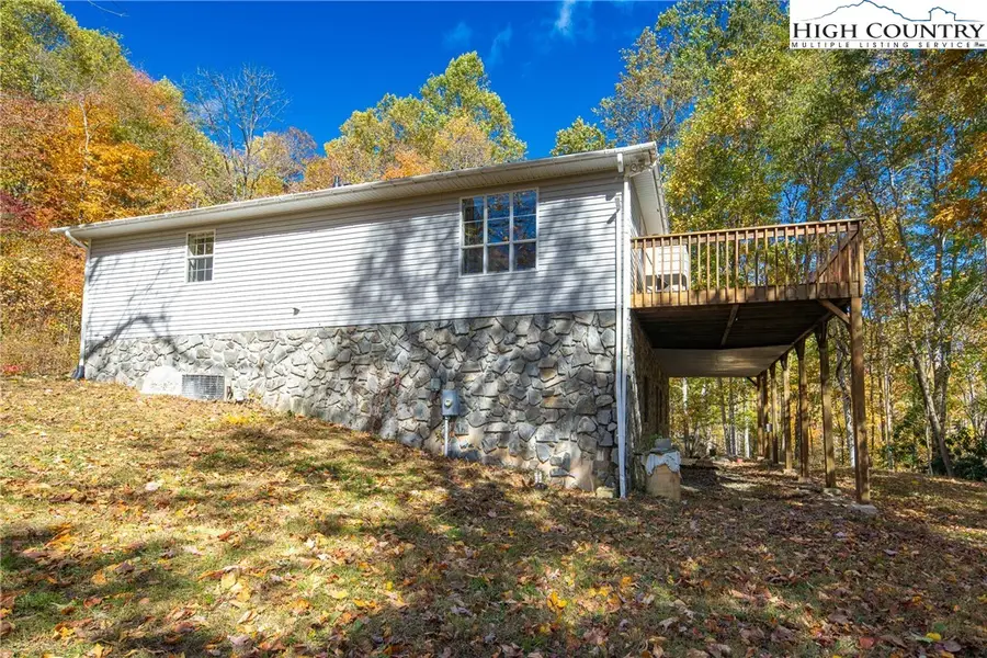 2161 Stone Mountain Road, Vilas, NC 28692 - Image #3