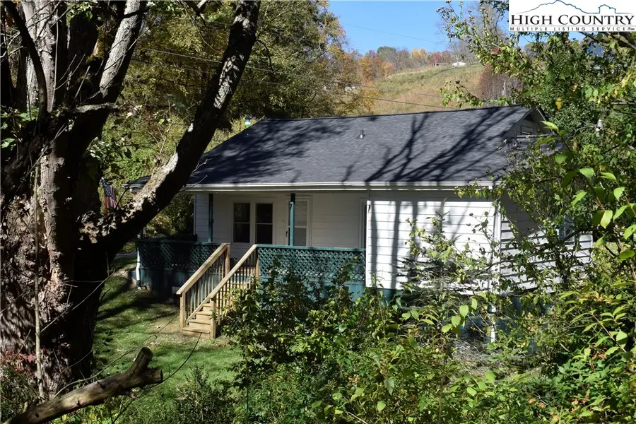 336 Willowdale Church Road, Vilas, NC 28692 - Image #2