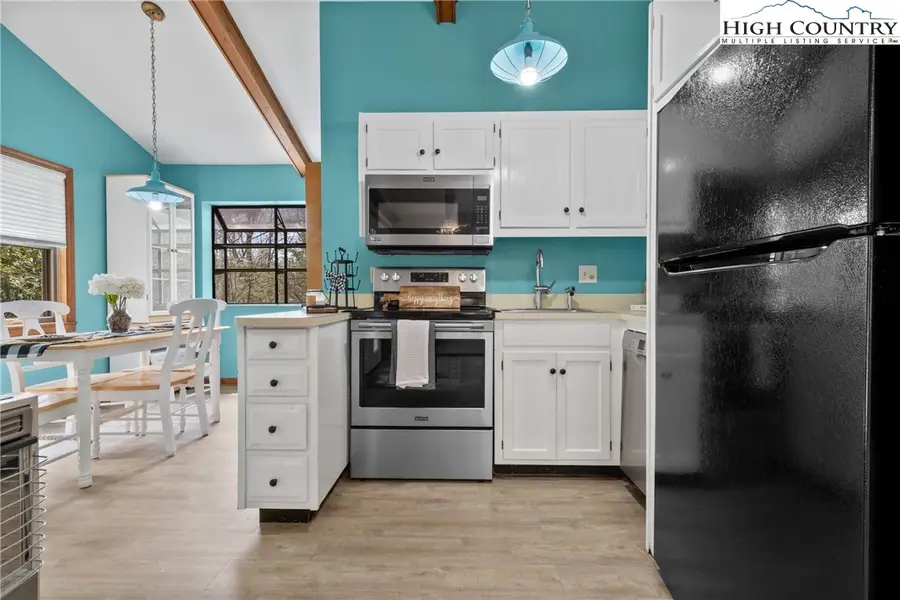 255 River Hollow Road, Newland, NC 28657 - Image #2