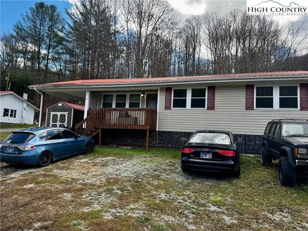 34 Leon Holder Lane, Elk Park, NC 28622