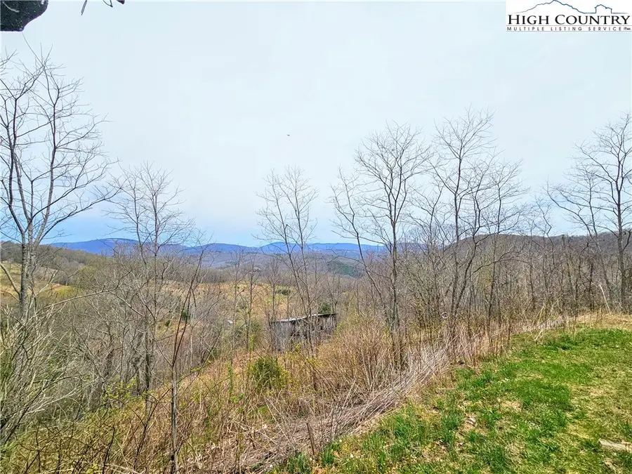 851 E Whenlin Ridge Road, Lansing, NC 28643 - Image #3